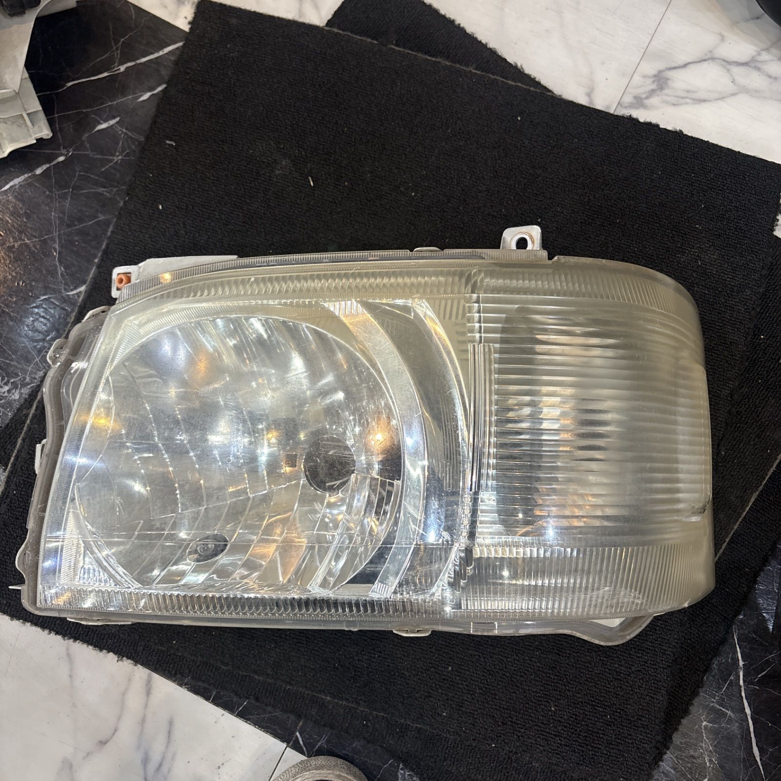 200系ハイエース 純正LEDヘッドライト 左右 値下げ済 新車外し品】トヨタ 200系 ハイエース 7型 スーパーGL 純正 LED