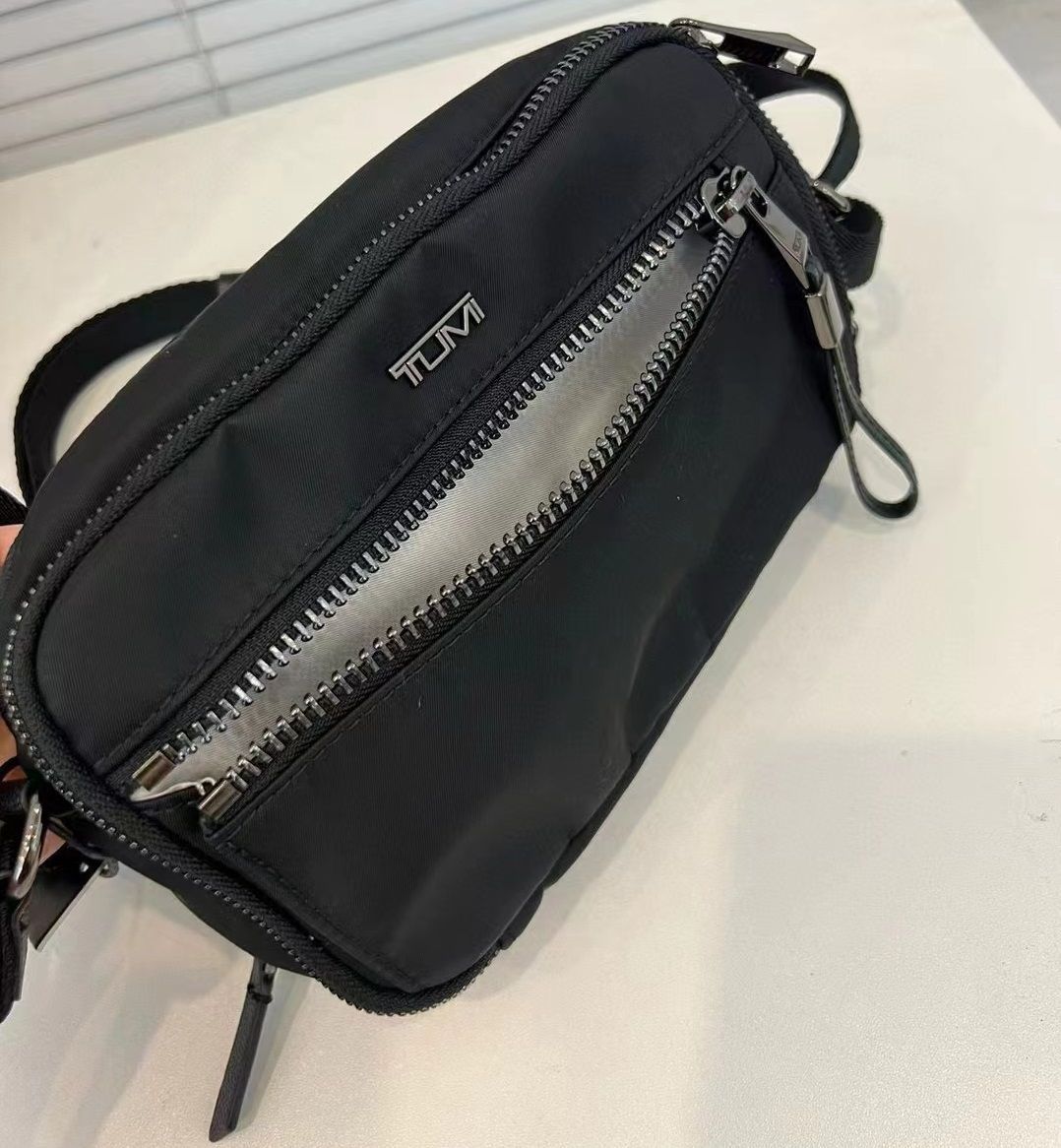 新品✨ Tumi voyageur [トゥミ] ショルダーバッグ 斜めかけ 肩掛け バッグ ブラック レディース バッグ