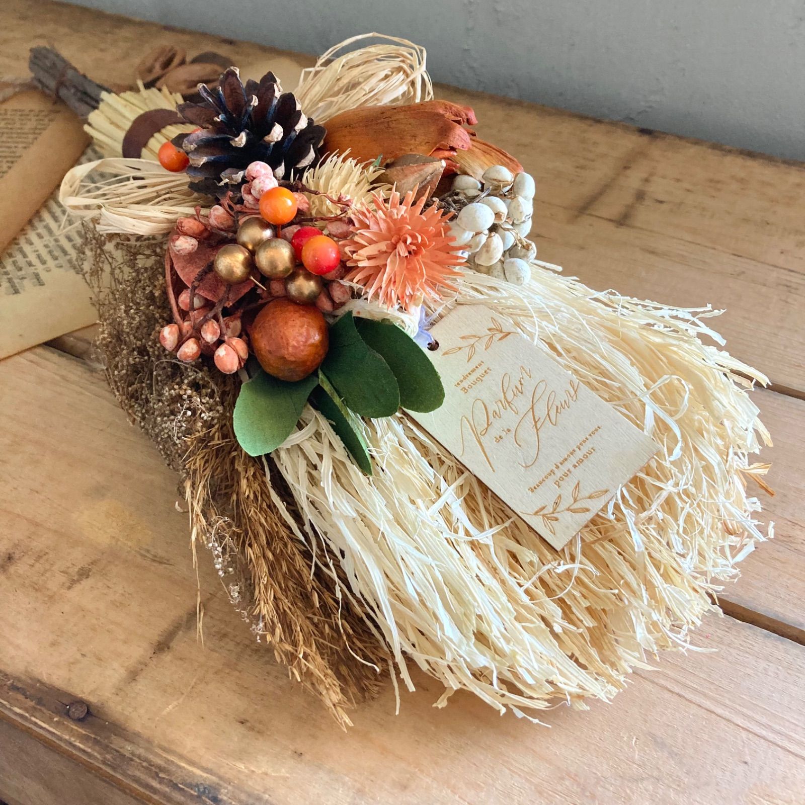 木の実とドライフラワーのスワッグ 秋スワッグ 壁飾り ハロウィン雑貨