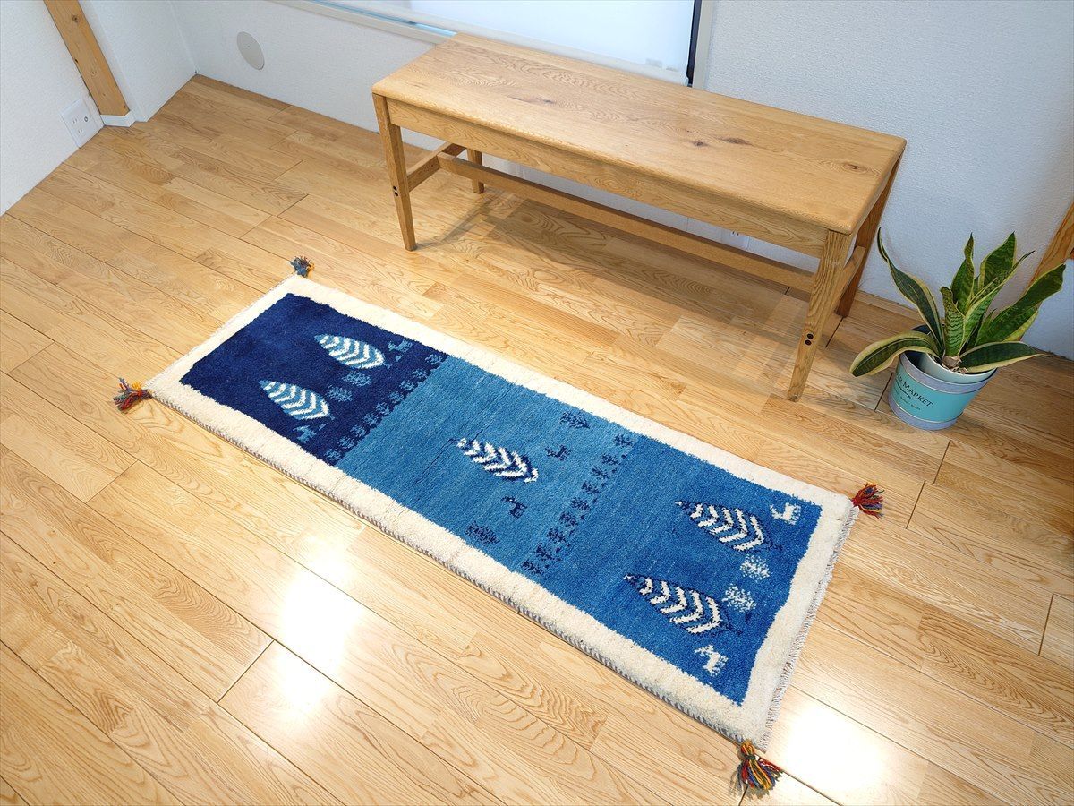 秋入荷 ペルシャ ギャッベ ランナー中 143×53㎝ 紺色 水色 青色 糸杉 RJ11679G