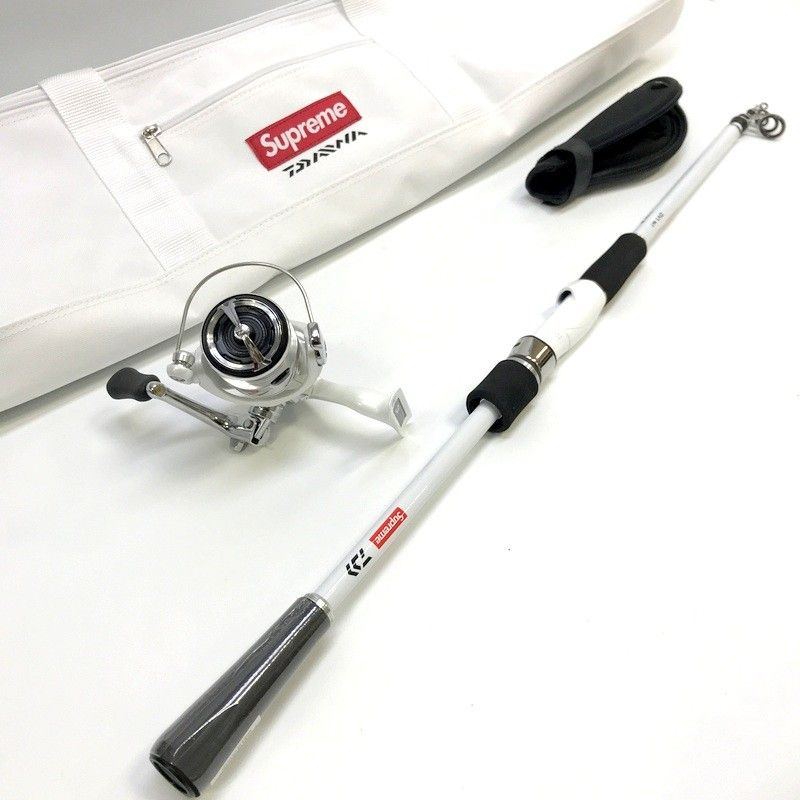 Supreme DAIWA シュプリーム ダイワ コラボ DV1 Fishing Rod and Reel フィッシング ルアーロッド スピニングリール 釣り竿 ホワイト 釣具 フィッシング 釣り つり アウトドア レジャー TA3385