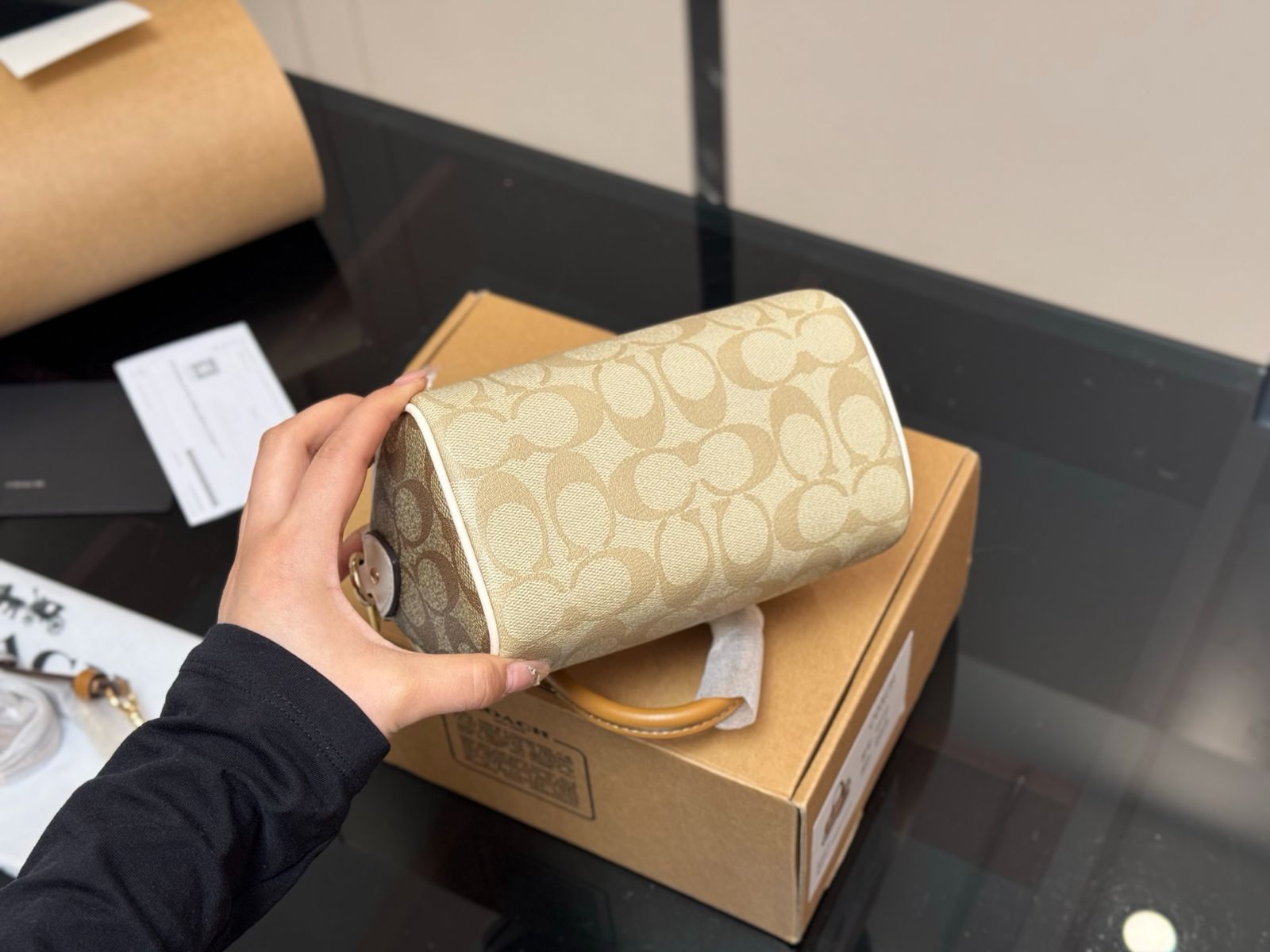 今日特価】COACH Mini Pillow Bag クーチ ミニ ピローバッグ-WTO