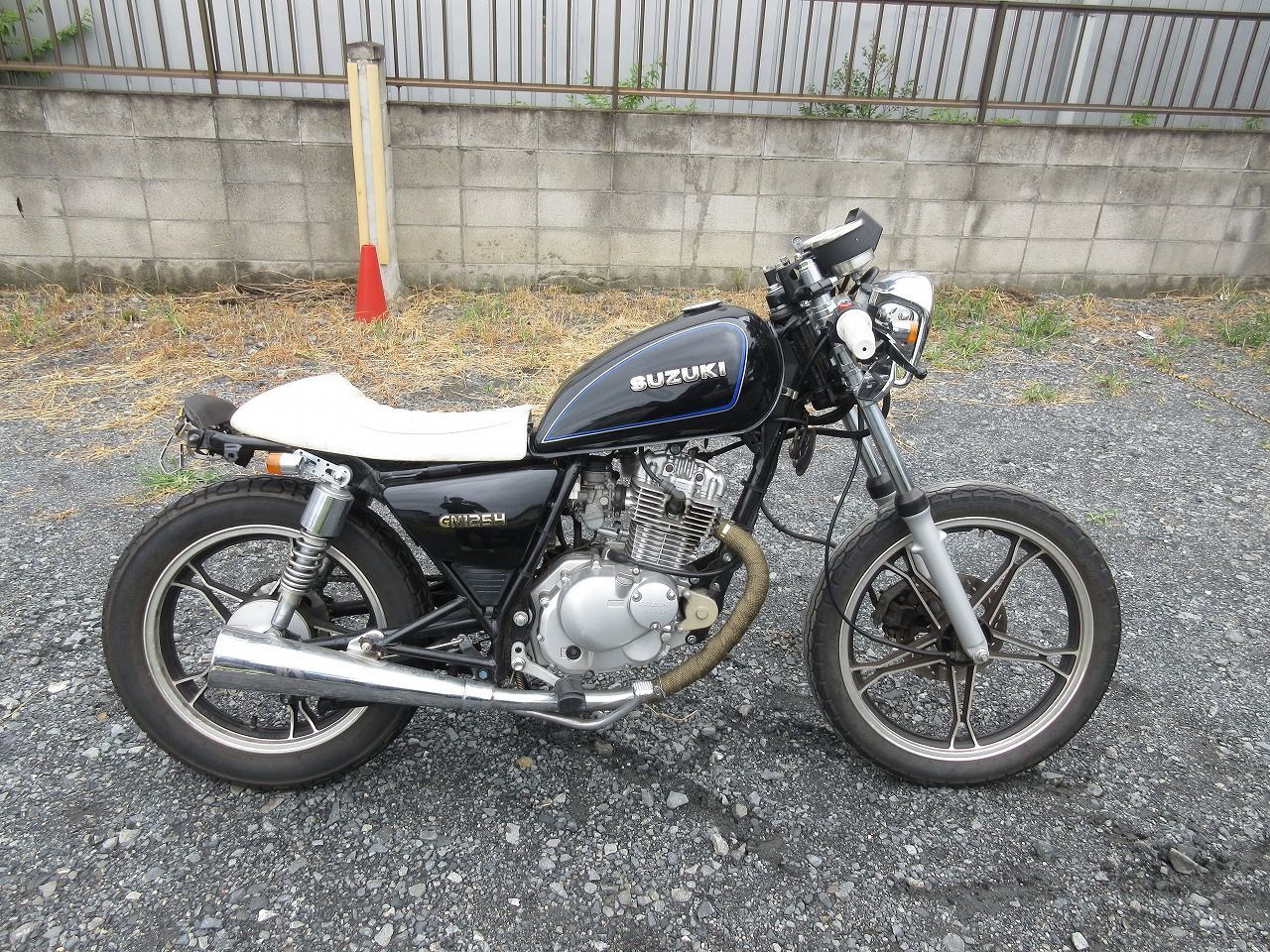 GN125H 純正リアホイール 2.15×16 中古バイク部品 0708S09-3