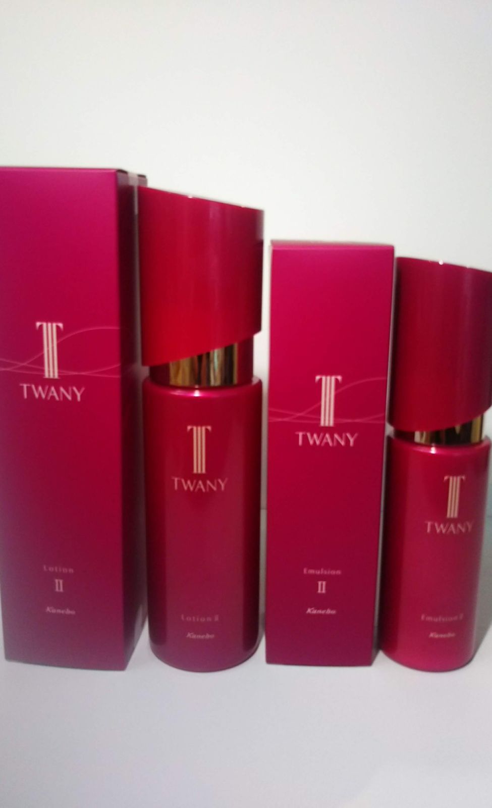 トワニーブライトニングローションIII ＆エマルジョンII レフィル2点