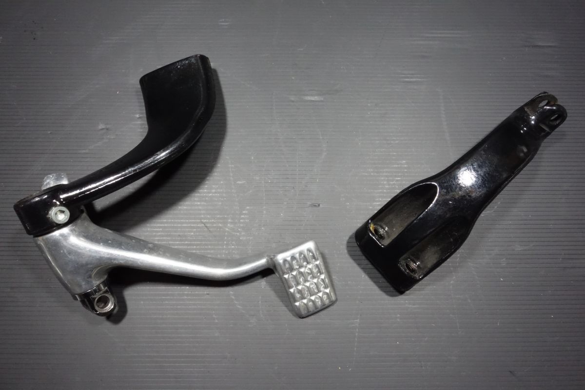 ミッドコントロール メインステップ ブレーキ シフト チェンジ ペグ ペダル ハーレー 純正 XL883 XL1200 スポーツスター R20250602