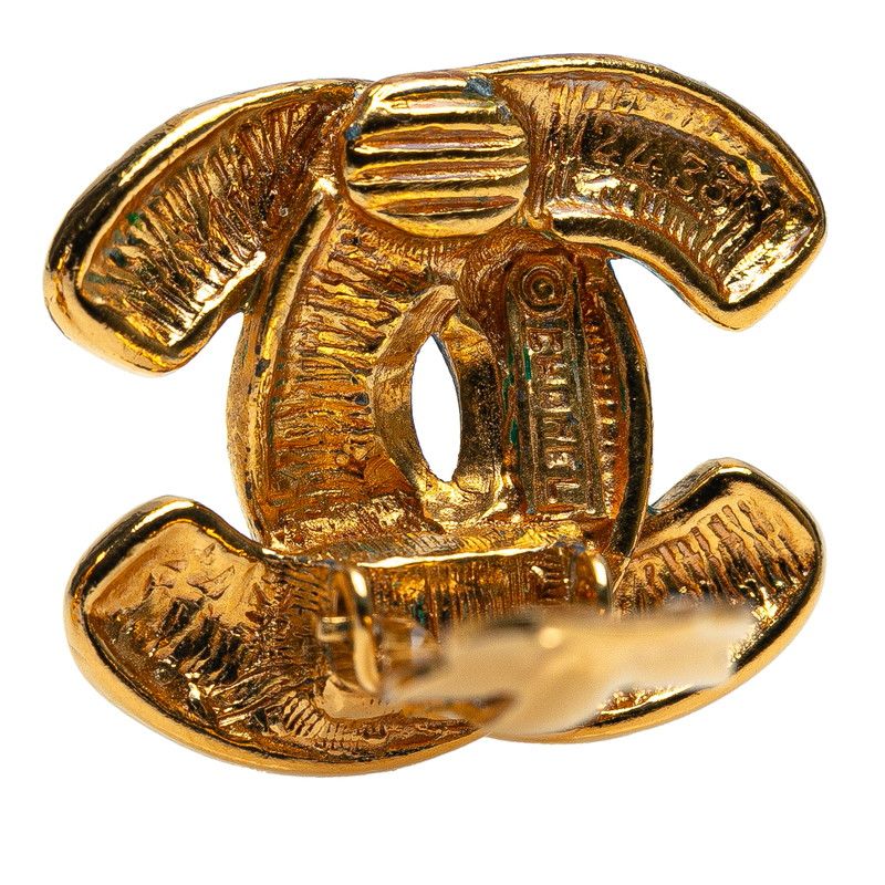 CHANEL マトラッセ コイン マーク　カフス　金メッキ ゴールド CHANEL マトラッセ コイン マークカフス金メッキ ゴールド