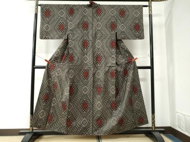 平和屋着物 本場大島紬 龍郷絣 正絹 CAAW8185yc