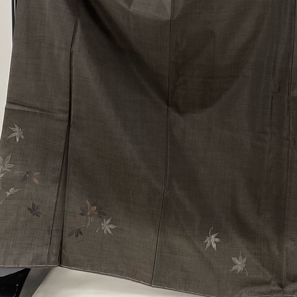 付下げ 身丈170.5cm 裄丈68cm L 袷 紬地 落款 楓 金彩 焦茶色 正絹 名品