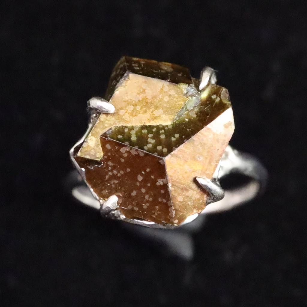 奈良県天川村産 レインボーガーネット 13mm 原石 リング 4.83g 【榎本