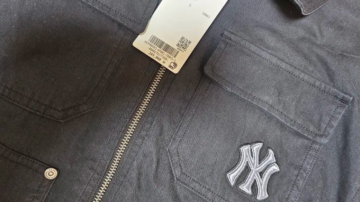 MLB NEW YORK NEW YORK YANKEES ブラック マウンテンパーカー アウター s