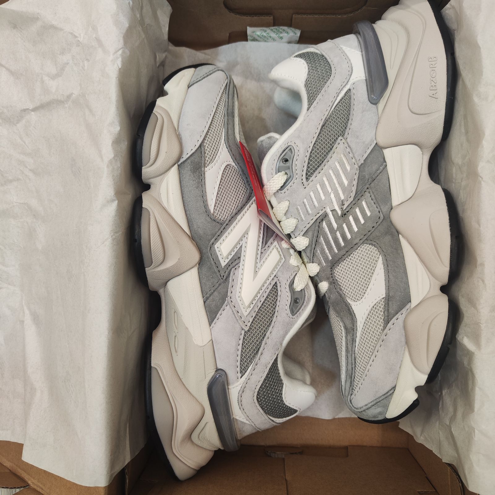 新品　未使用　new balance スニーカー u9060 22.5 New Balance スニーカー NEW BALANCE U9060 レディース