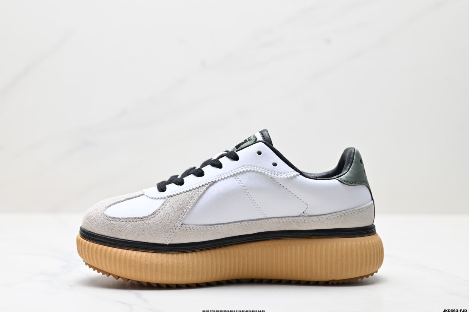 Onitsuka Tiger（オニツカタイガー）Delecity 厚底（チャンキー