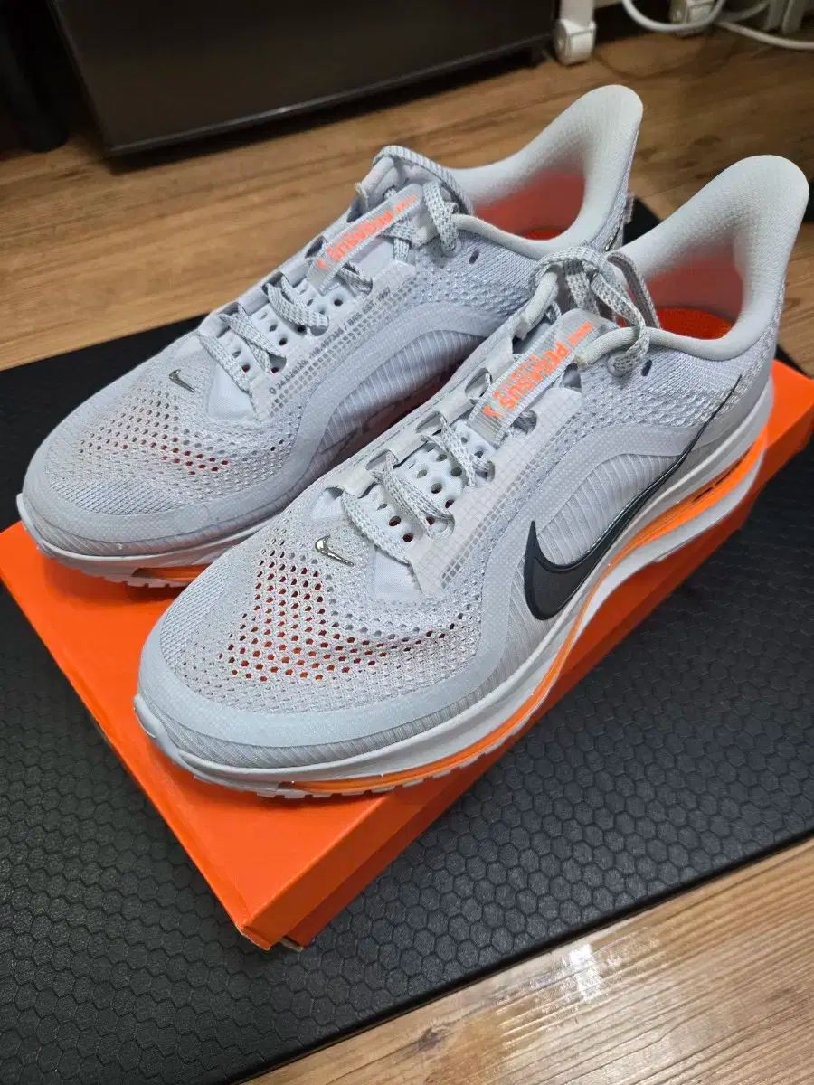 NIKE ナイキ ペガサス 260