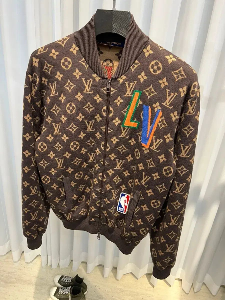 ルイヴィトン NBA ニット Mサイズ LV 【公式通販】