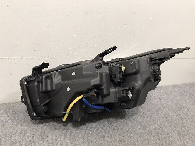 スカイライン V37/YV37/HV37/HNV37/ZV37 純正 後期 右 ヘッドライト