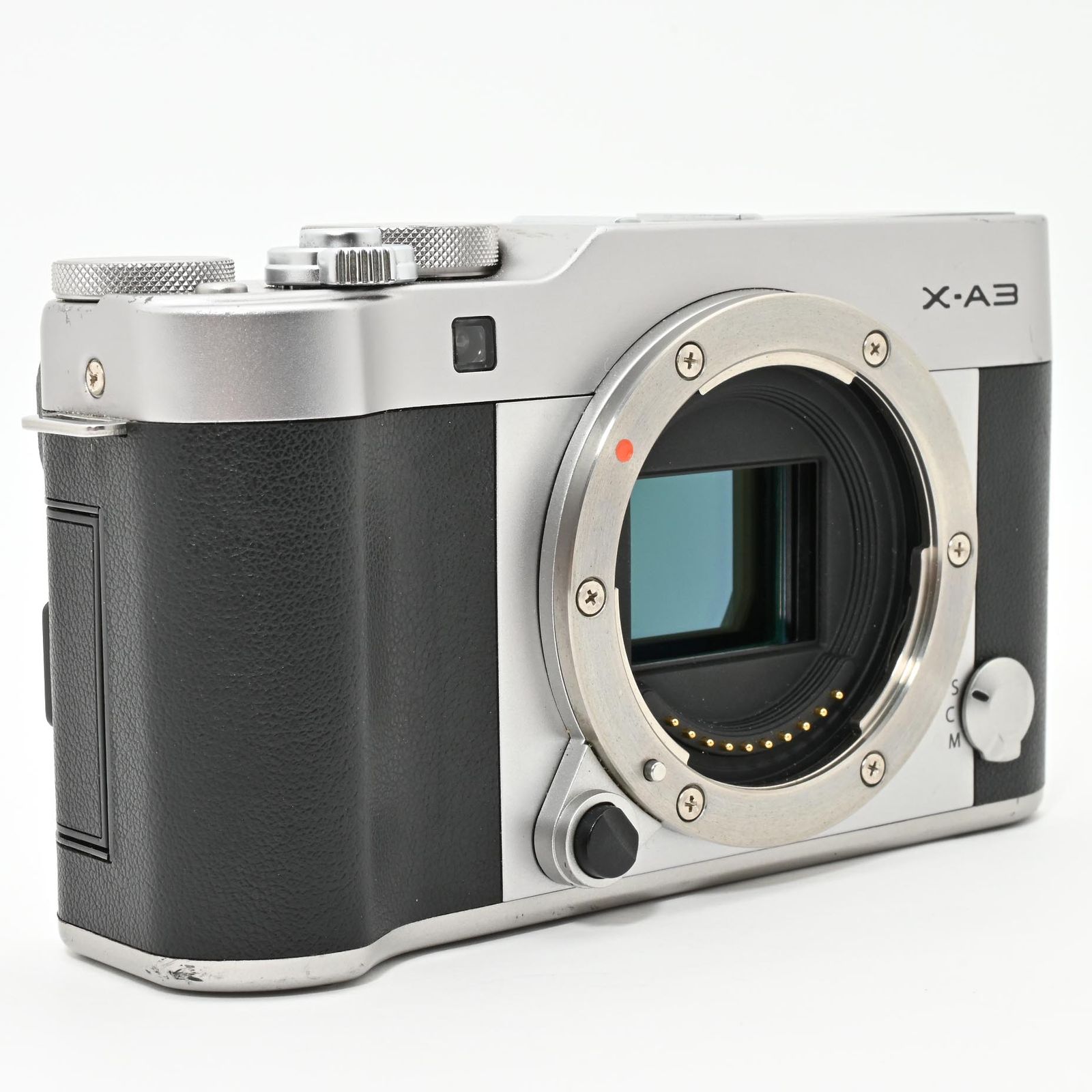 難有品 品 X A 3 本体のみ シルバー 通電不可 強めの使用感あり 部品取り 修理ベースに ミラーレス一眼カメラ キットボックス付き