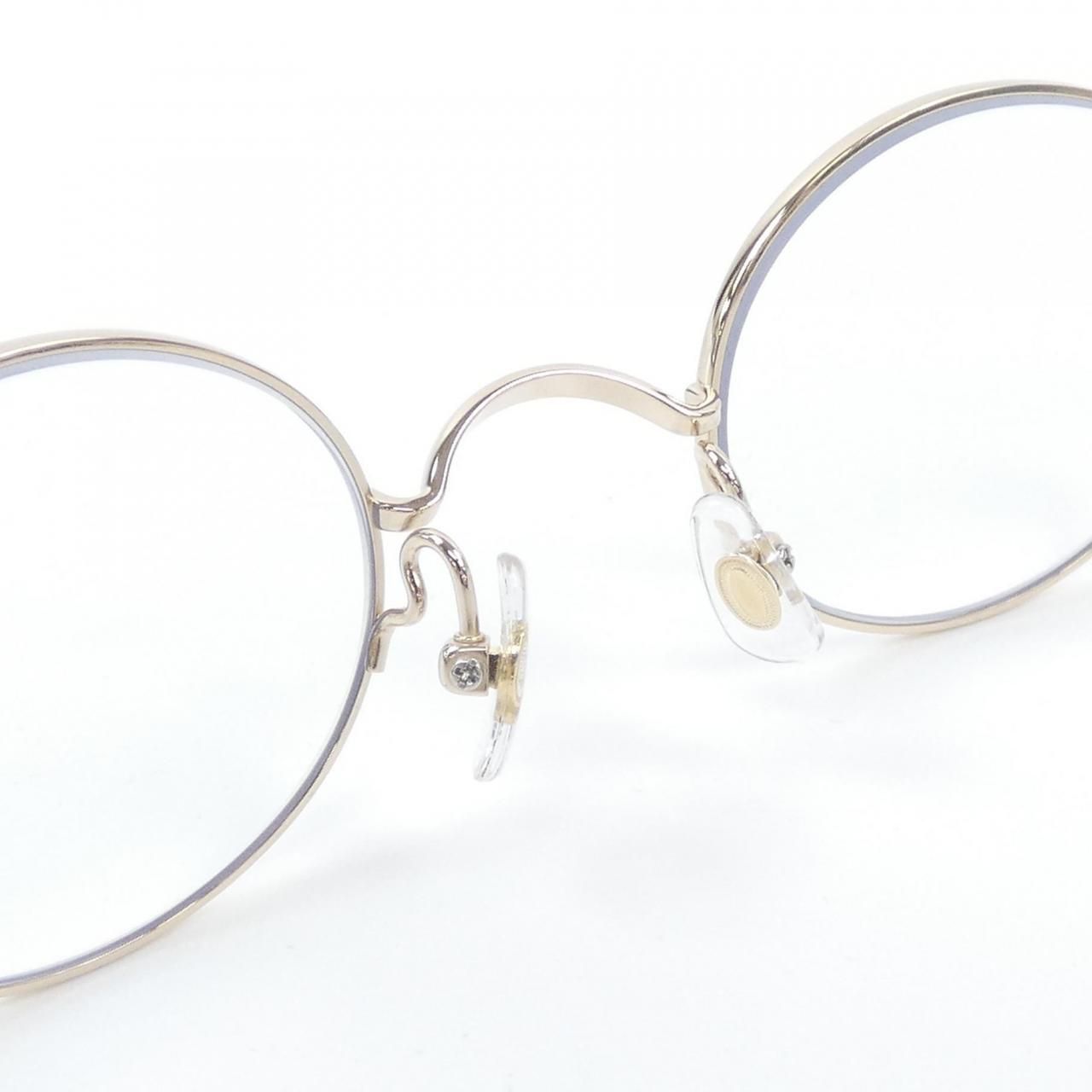 EYEWEAR