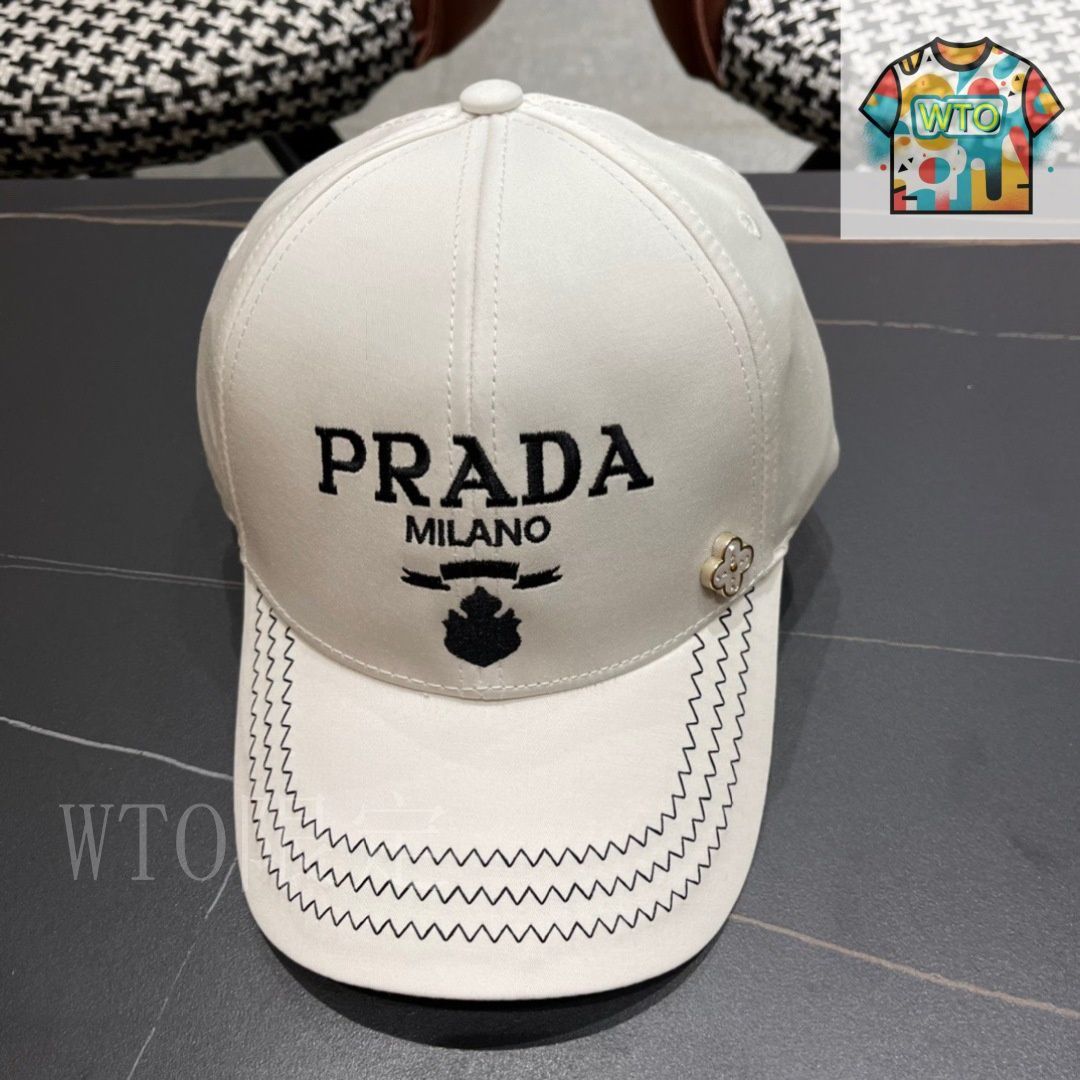 PRADA・キャップ・白・レディース、 ホワイト（白）系 PRADA(プラダ