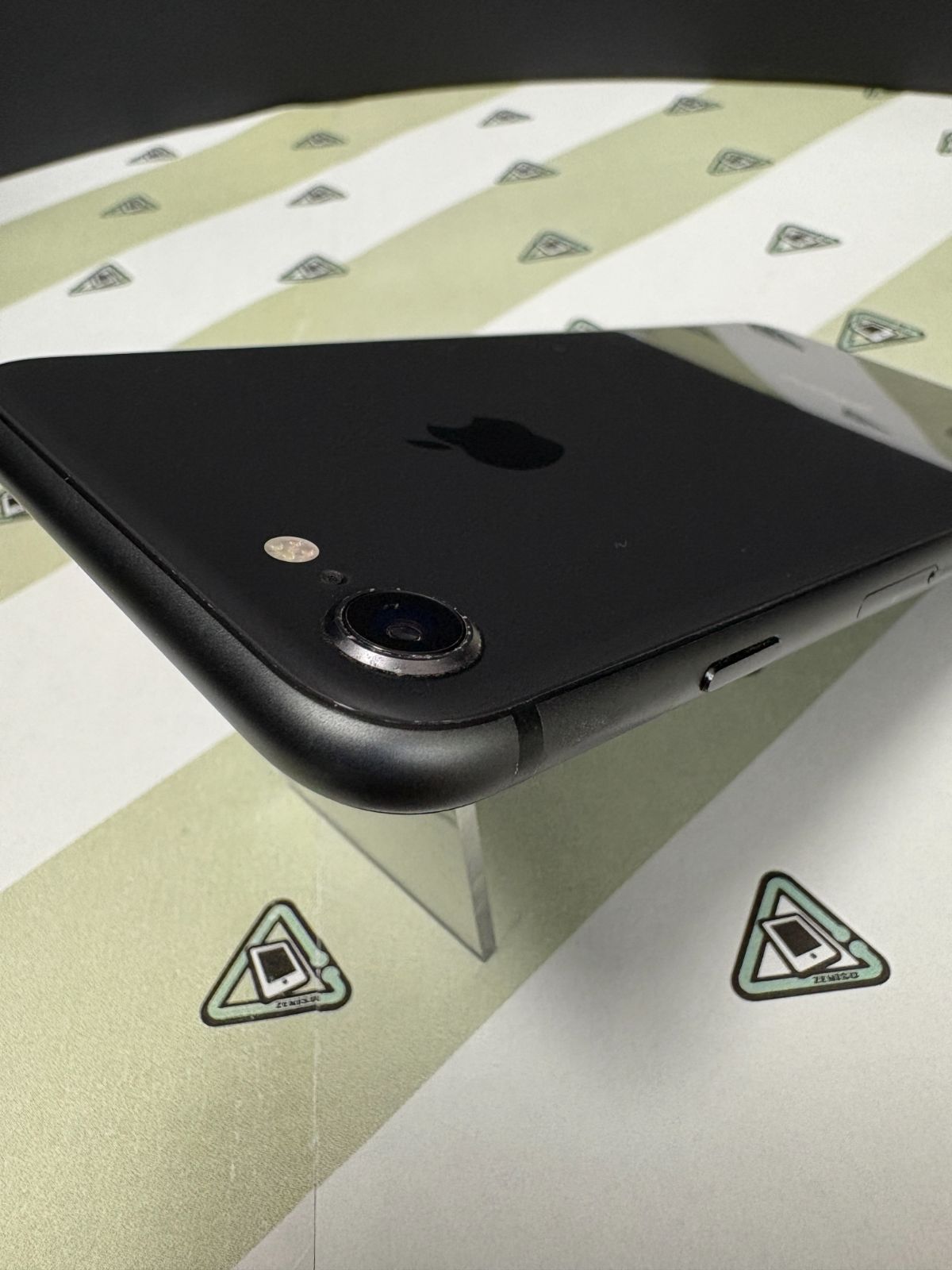 iPhone 8 64GB スペースグレイ SIMフリー No.92 WWW_OPDRERGINERDOGAN_COM