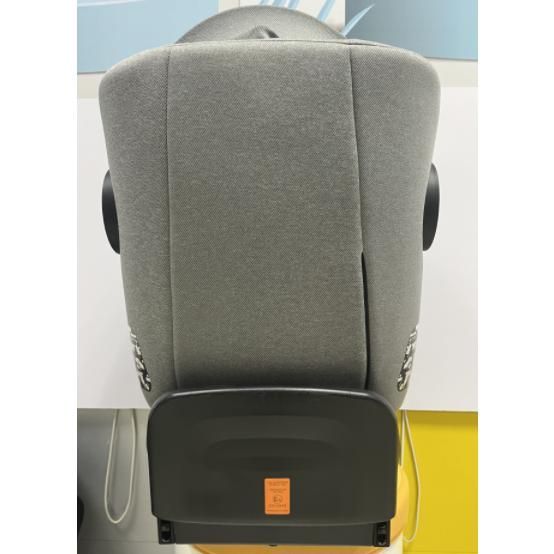 R129適合 チャイルドシート