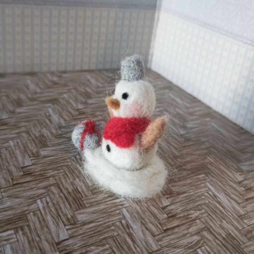 ＊ハンドメイド＊羊毛フェルト＊雪だるまといのししちゃんの雪遊び＊ペン立て＊ ハンドメイド＊羊毛フェルト＊雪だるまといのししちゃんの雪遊び