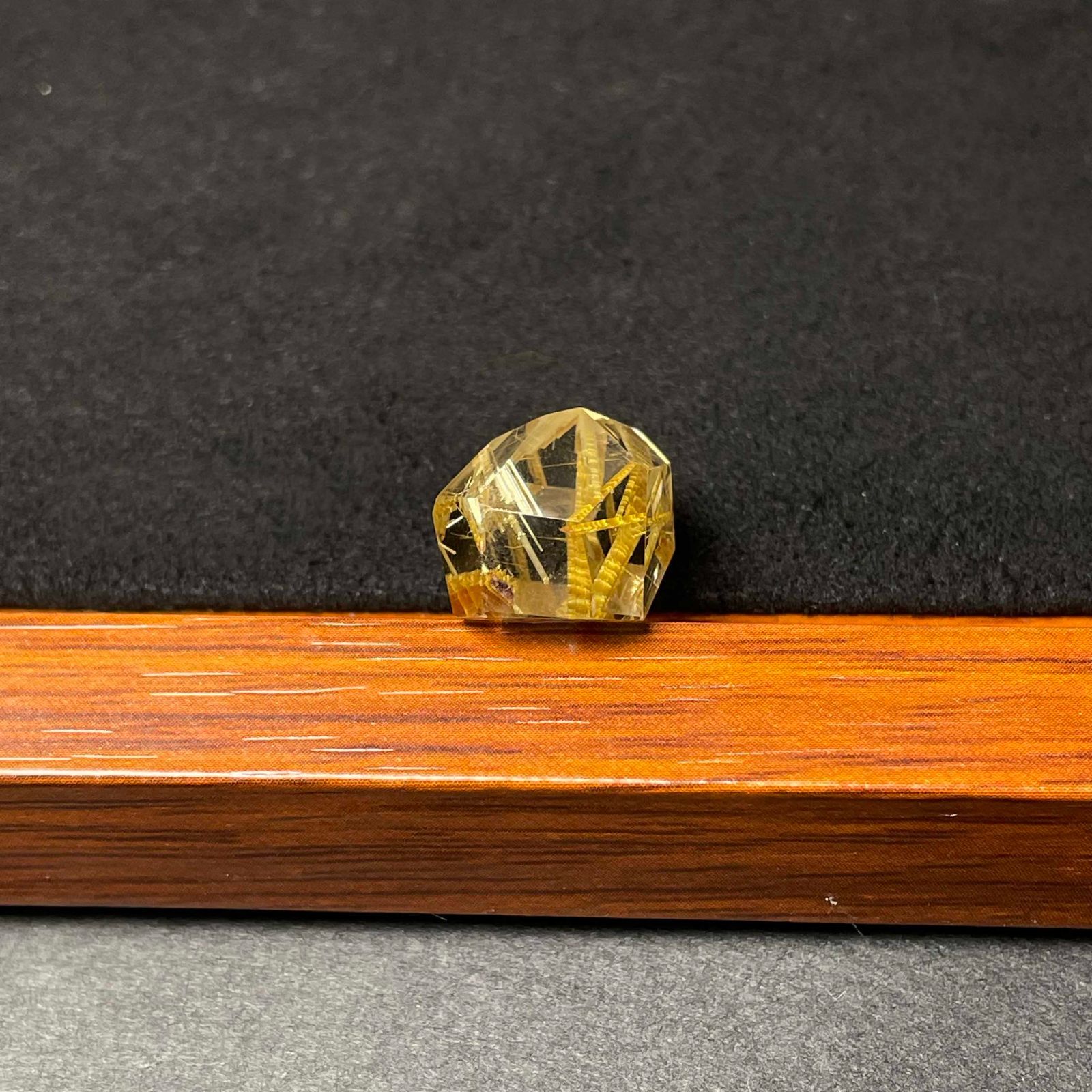 黄金タイチンルチル パワーストーン