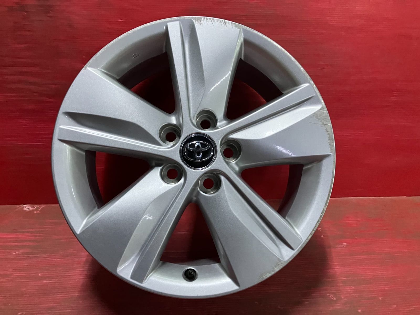 中古ホイール[17x7.0+39 114.3/5H トヨタ 60系 ハリアー純正] 4