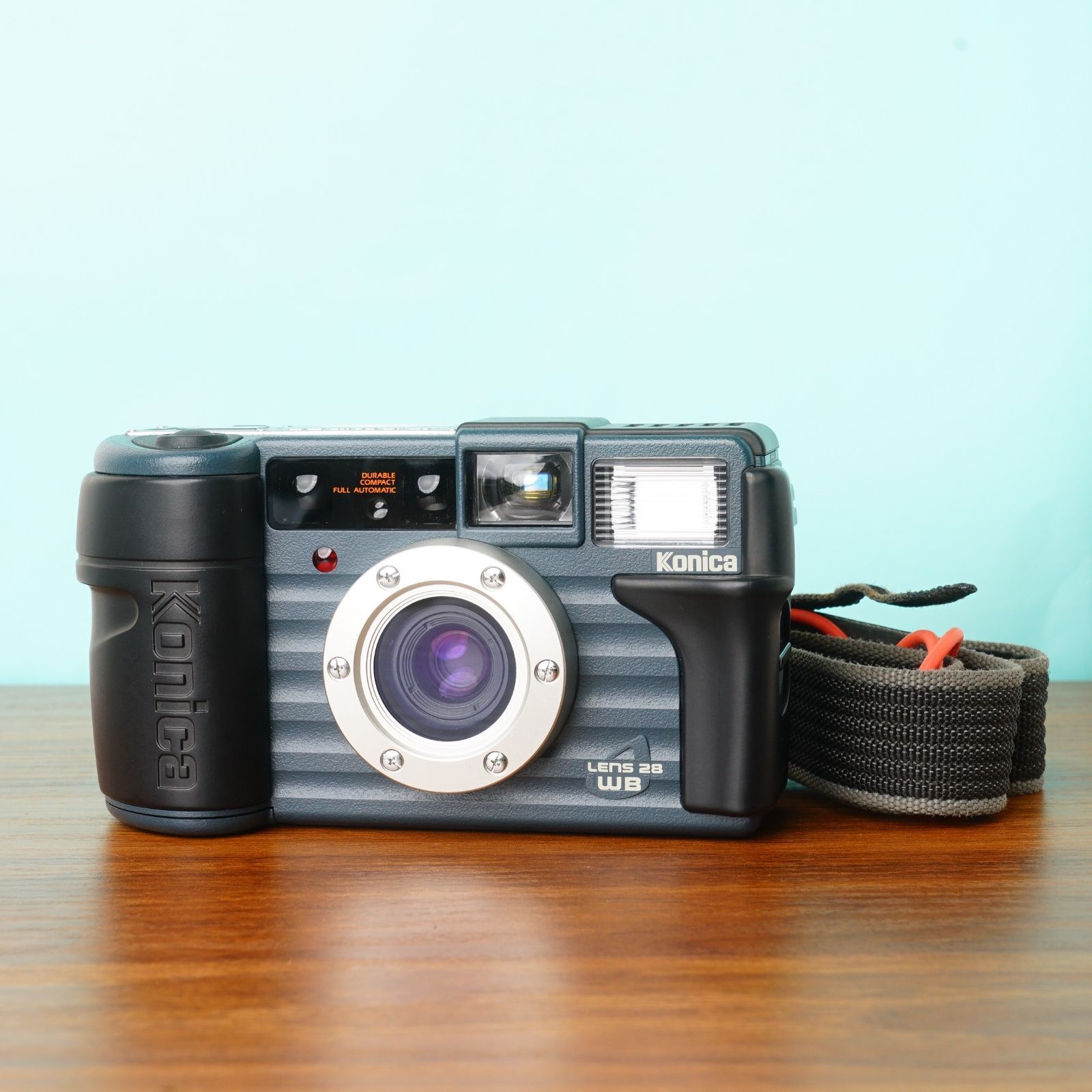 完動品◎コニカ 現場監督 28 WB ブルー フィルムカメラ 96