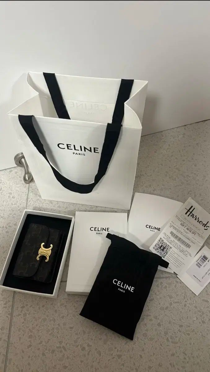 Celine(セリーヌ) トリオンフ フラップ カードウォレット - メルカリ