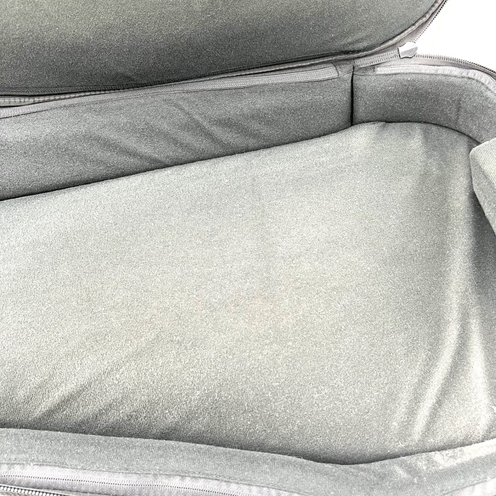 セミハードケース