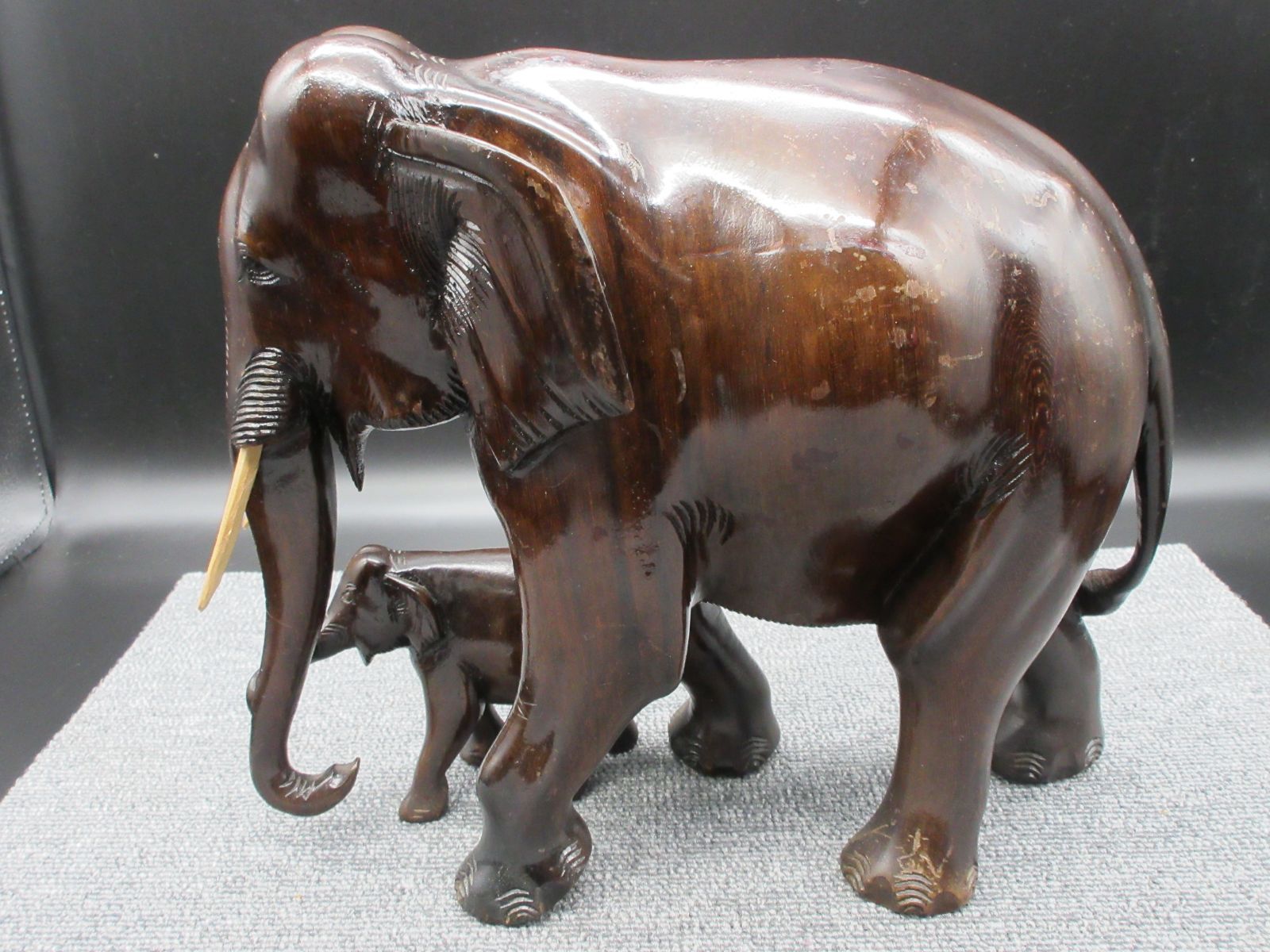 木彫り 象 ぞう ゾウ 置物 東南アジア 民芸品 (中) type-A - メルカリ
