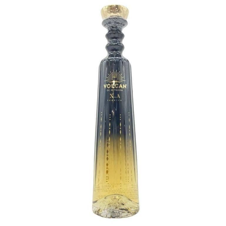 ボルカン X.A ルミナス テキーラ 700ml 40% VOLCAN【J】 ボルカン X.A ルミナス テキーラ 700ml 40% VOLCAN【J】 - メルカリ