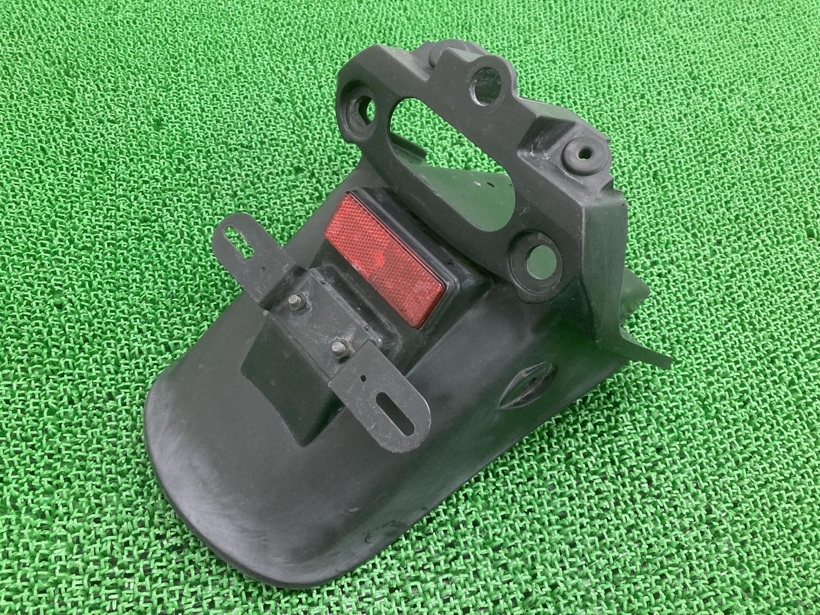 ゼファー1100 リアフェンダー 35022-1359 カワサキ 純正 中古 バイク 部品 ZR1100A ZRT10A ZEPHYR1100 リフレクター 割れ欠け無し