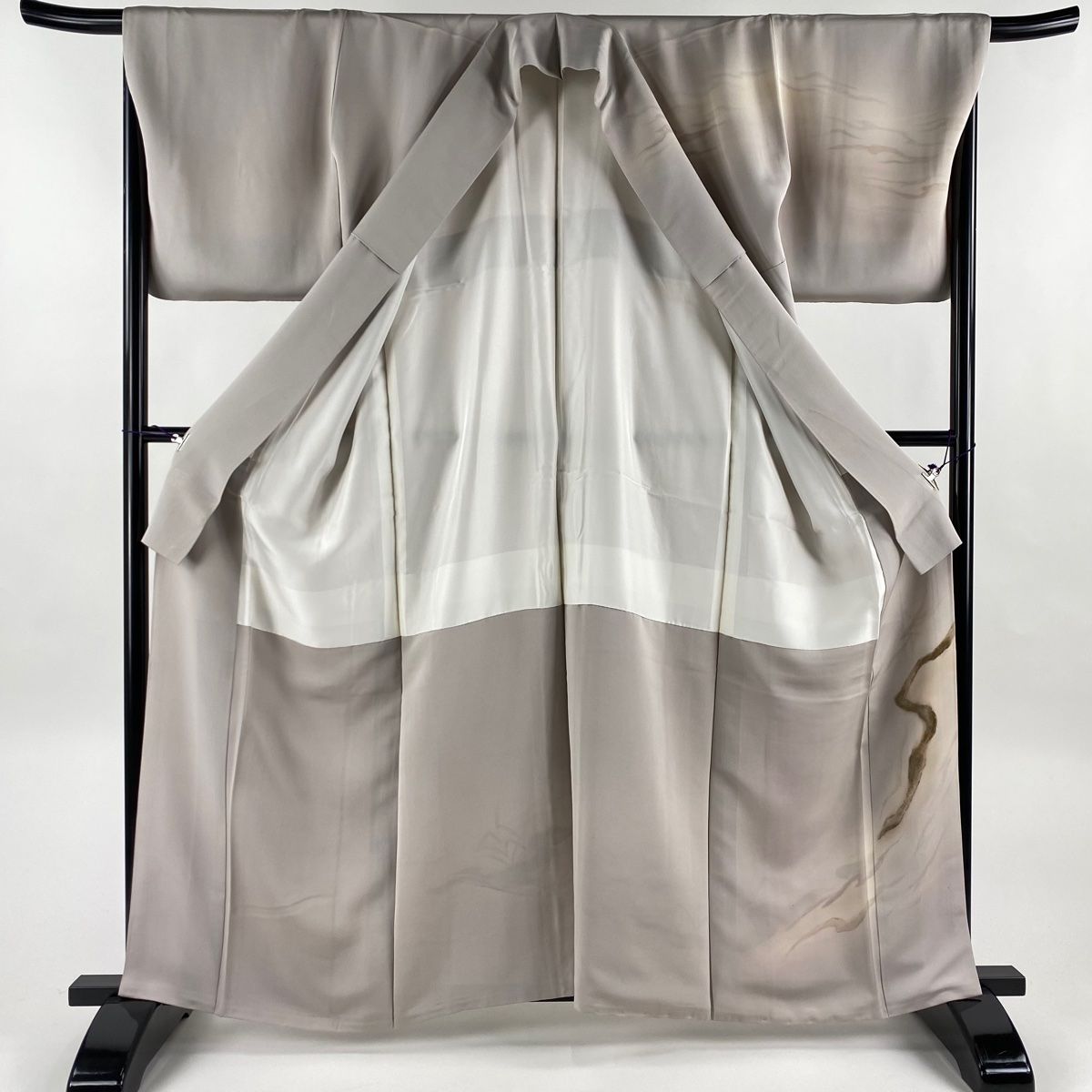 訪問着 身丈163cm 裄丈67.5cm L 袷 鈴乃屋 鴛鴦 桜 金糸 金彩 茶色 正絹 逸品 中古 訪問着 身丈157cm 裄丈67cm M 袷 鈴乃屋 草花 銀通し ぼかし 朱色 正絹