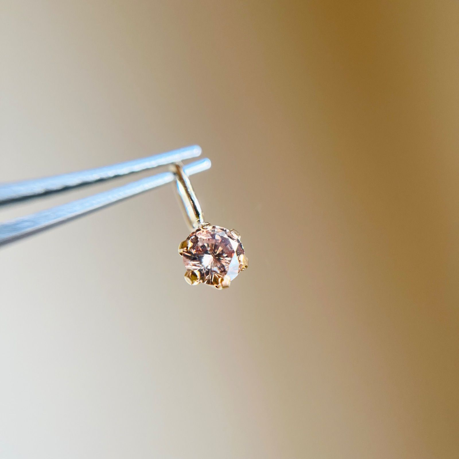 売れ筋介護用品も！ K18YG 天然ダイヤモンド 0.13ct チャーム ペンダントトップ ダイヤモンド