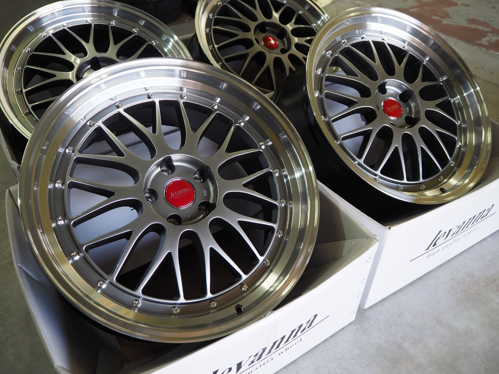 深リムメッシュ levanna V10-EX 20inch 8.5J+35 9.5J+38 5H114.3