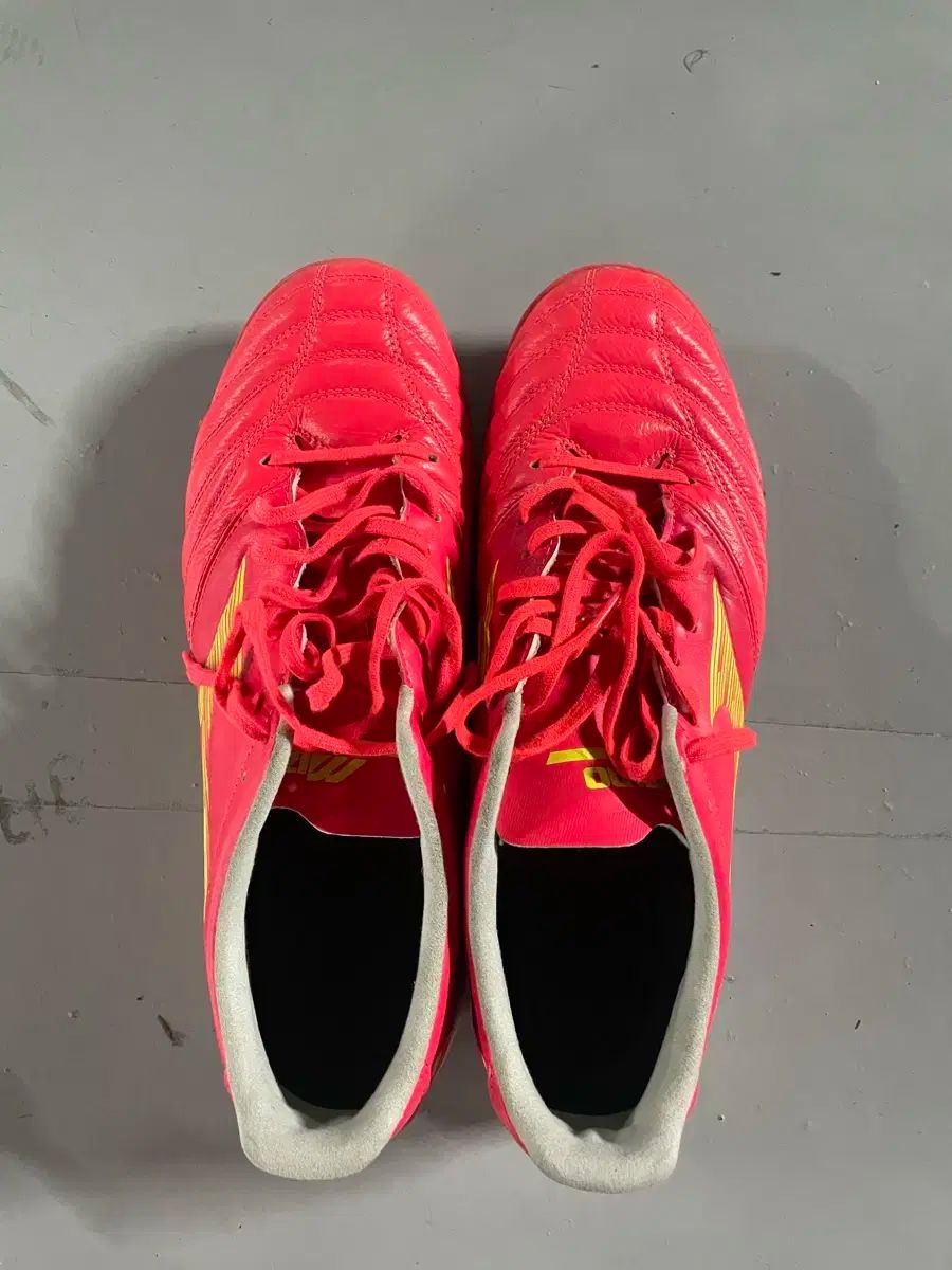 Mizuno ミズノ モレリア NEO₍ネオ 4 プロ フットサルシューズ 265