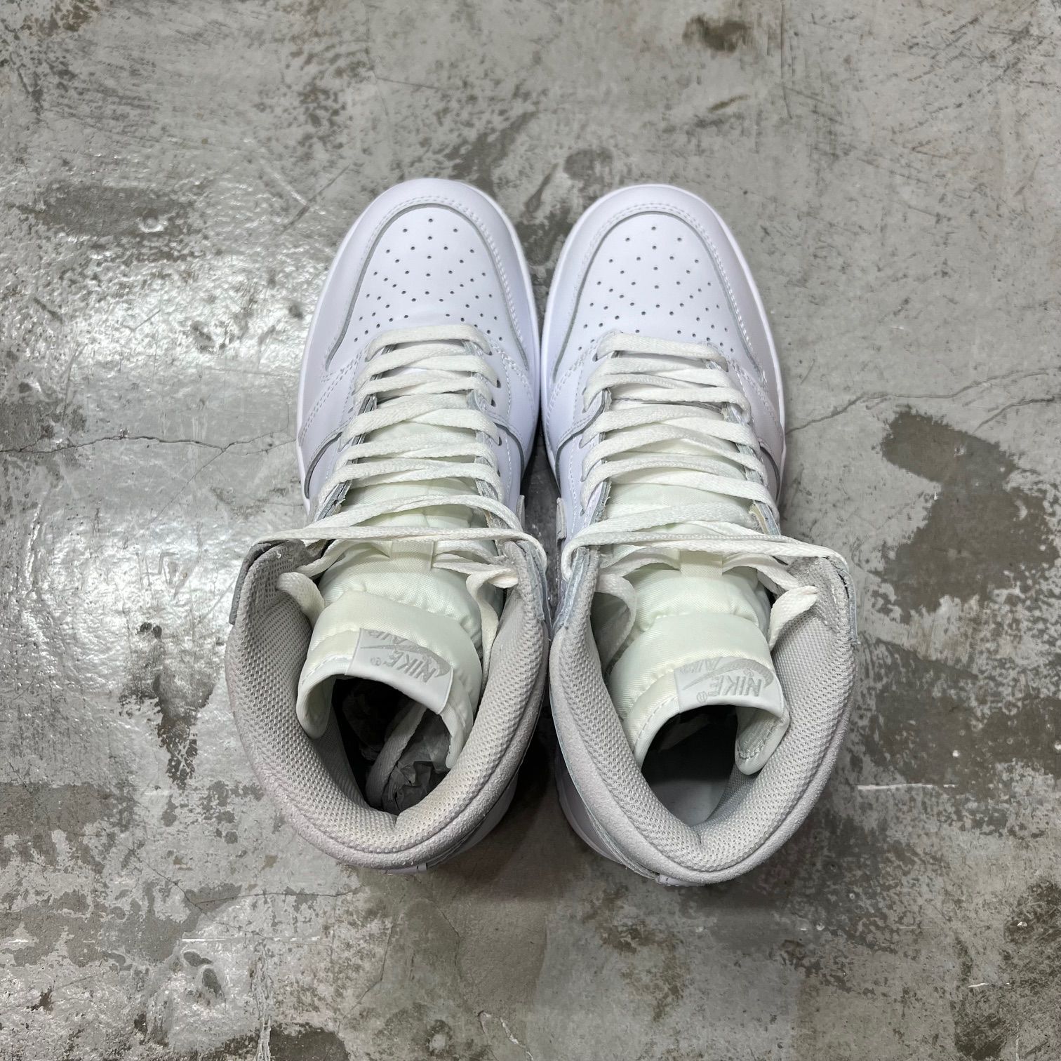 国内正規 新品 NIKE AIR JORDAN 1 HIGH 85 NEUTRAL GREY BQ4422