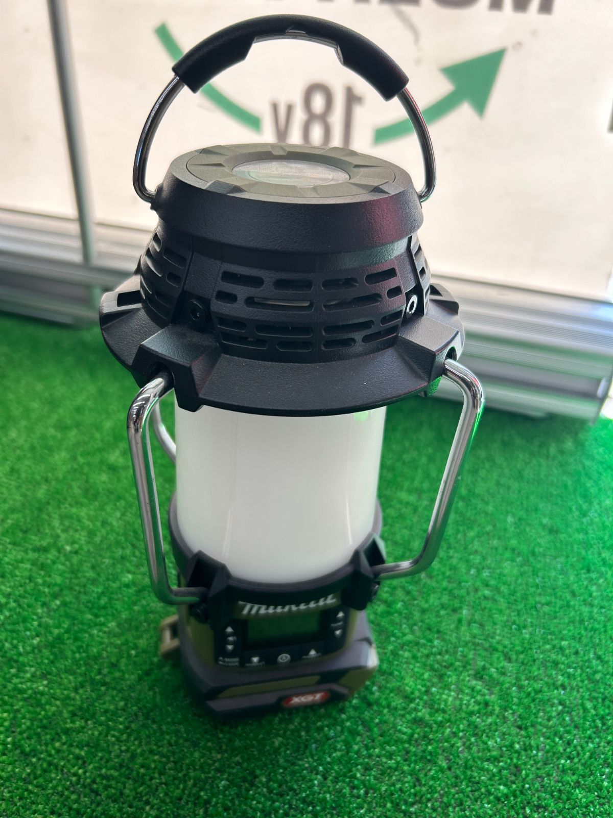 マキタ 充電式ランタン付ラジオ MR008GZ 40Vmax 3-S00074