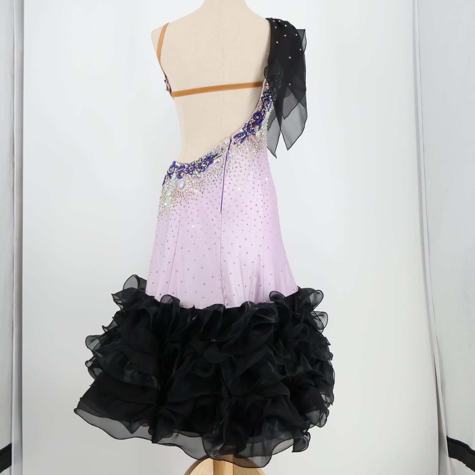 社交ダンス　ラテンドレス　 黒と紫 フリル付き　ラオタードつき 社交ダンス ラテンドレス 黒と紫 フリル付き ラオタードつき 社交