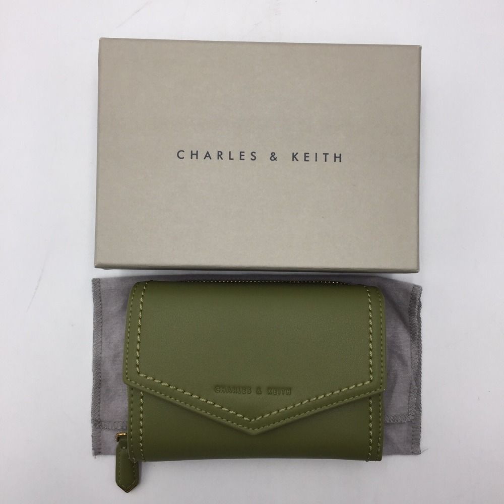 三つ折り財布 CHARLES&KEITH ステッチトリム エンベロープウォレット