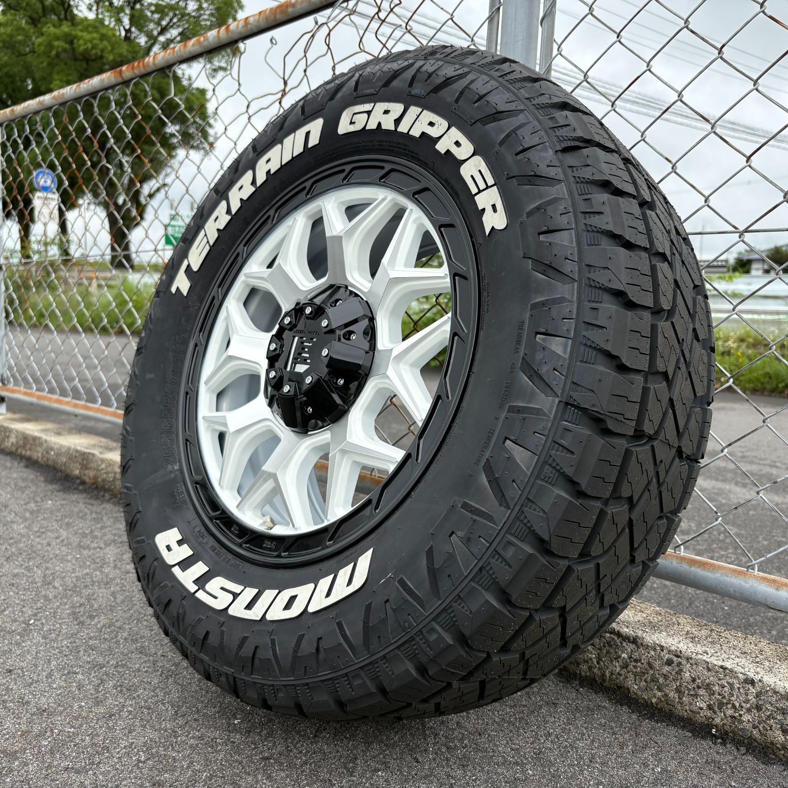 新品4本セット】Jeep ジープ ラングラー JL JK タイヤホイール 新品4本セット】Jeep ジープ ラングラー JL JK タイヤホイール