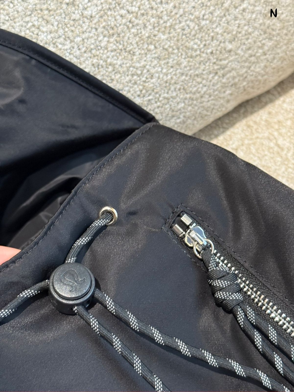 今日特価】Lululemon ドローストリング バケットバックパック
