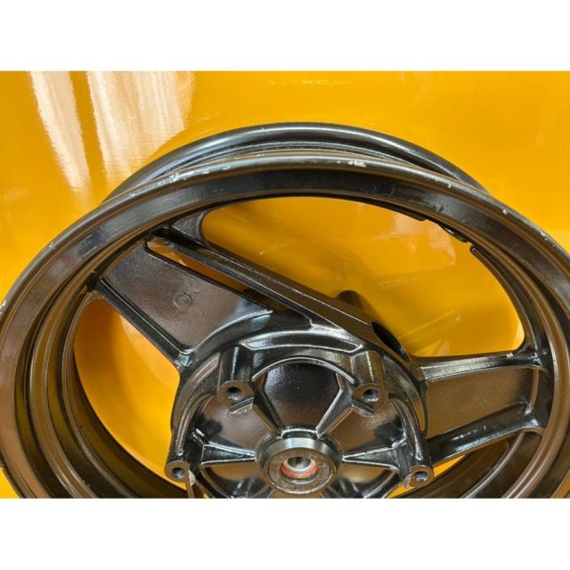 よろしくお願い申し上げます。 72106 KAWASAKI カワサキ ZX-10？ 17×MT3.50 F-1220 ホイール