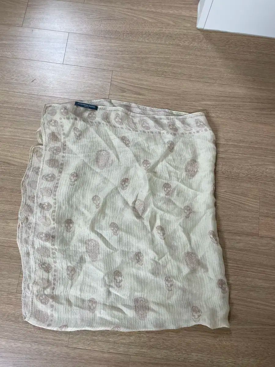 極美品 アレキサンダーマックイーン スカーフ シルク スカル