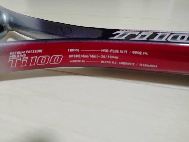 テニスラケット Ti100