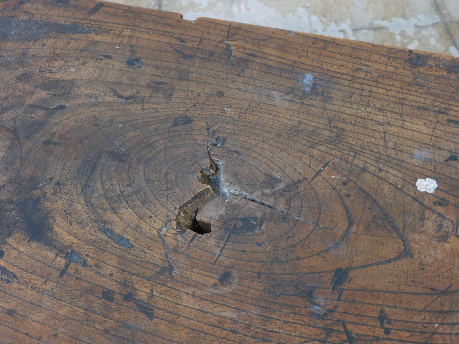 サイドテーブル