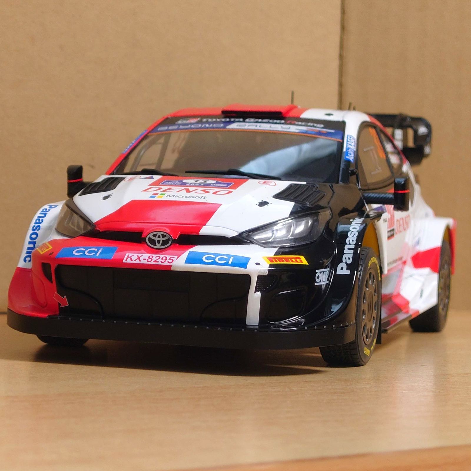 1/18 トヨタ GRヤリス Rally1 2023フィンランドラリー優勝 #33 E