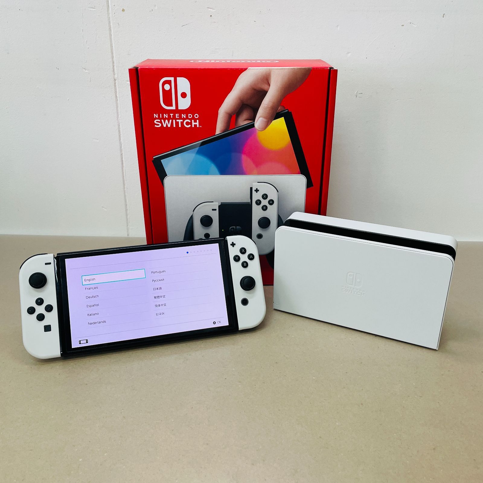 美品 Nintendo Switch 有機ELモデル ホワイト C2888 80サイズ 美品 Nintendo Switch 有機ELモデル ホワイト C2888 80サイズ