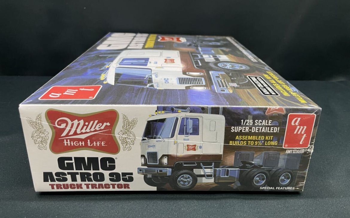 AMT1230 1/25 GMC アストロ95 セミトラクター ミラービール AMT プラモデル プラッツ エーエムティー トラックショップASC -  メルカリ